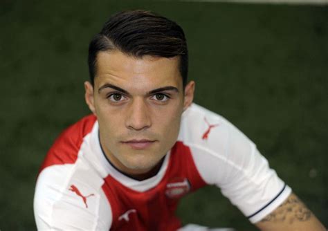 As captain's performances go it probably wasn't the one arsenal manager unai emery was looking for when he appointed granit xhaka skipper of the gunners in september. Granit Xhaka Frisur - Friseur