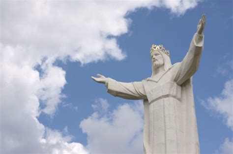 The Saga Of The Gigantic Jesus Statue That Emitted Internet From Its