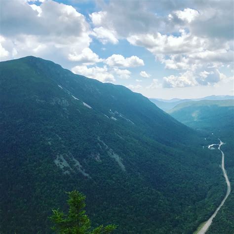 Beautiful Shot Of Mount Willard In The White Mountain National Forest