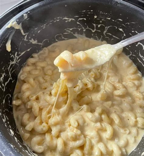 Slow Cooker Cheesy Mac And Cheese Acoking