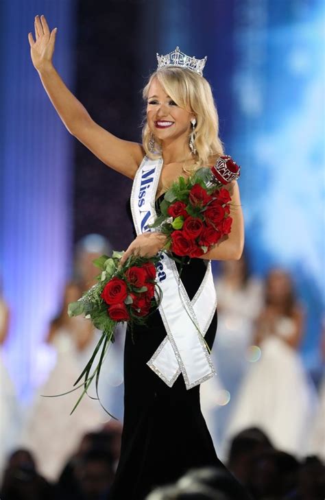 Savvy Shields Picture 6 The 2017 Miss America Crowns Winner