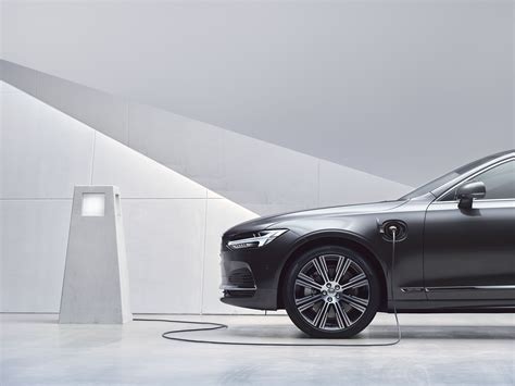 Mild Hybrids And Other Powertrains Volvo Cars Uk