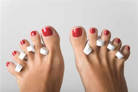 The Proper Way To Apply Acrylic Toenails At Home How To Paint