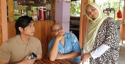 Elly mazlein, kamarul eqifshah, rashidi ishak, riena diana, shah kimin. Sinopsis Drama Kampung People 2 di TV3 - INILAH REALITI