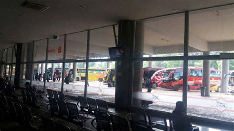 The airport is also presently being upgraded and from singapore coach centre pte ltd (singapore) offers bus services to and from terminal kuantan sentral and textile centre, singapore from sgd38. Terminal Sentral Kuantan dipantau | Harian Metro