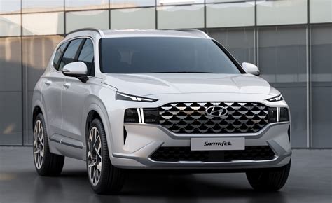 The edmunds experts tested the 2021 santa fe both on the road and at the track, giving it a 7.7 out of 10. 2021 Hyundai Santa Fe Gets Smiley New Face, Improved ...
