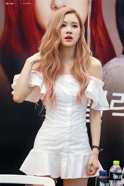 Shop exclusive merch and apparel from the blackpink official shop. 9 Times BLACKPINK's Rosé Slayed An All-White Outfit - Koreaboo