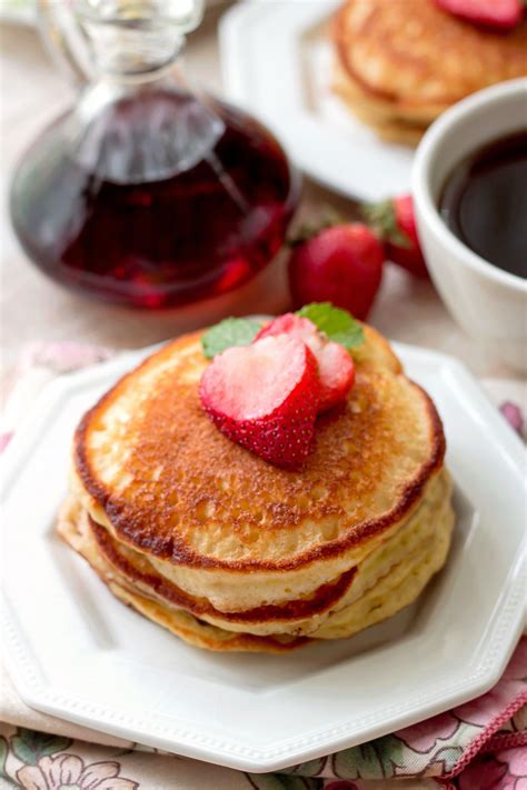 The pioneer woman is nationally known, with popular recipes, a food network show, and sifting through the many, many recipes ree drummond has can be a daunting task. Sour Cream Pancakes (Pioneer Woman Recipe) - Bunny's Warm ...