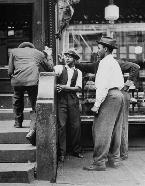 Fascinating Vintage Photos Capture Everyday Life In Harlem In The