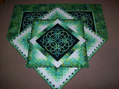 Celtic Layers And New Leaves Wallhangings Quilts Celtic Quilt