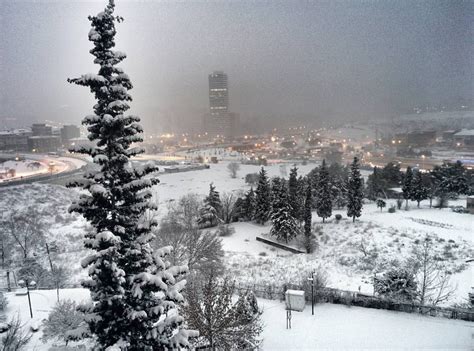 İstanbul'da perşembe gecesinden itibaren kar etkili olacak. Istanbul heeft te maken met hevige sneeuwval ...