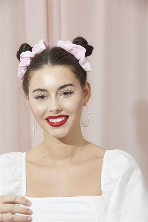 14 Best Hairstyles Like Space Buns That Are Cute For 2023
