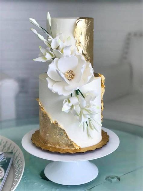 Gold Touch Elegant Wedding Cake Amazing Cake