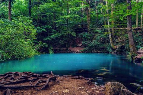 Lacul Ochiul Beiului Cheile Nerei Jud Caras Severin Romania