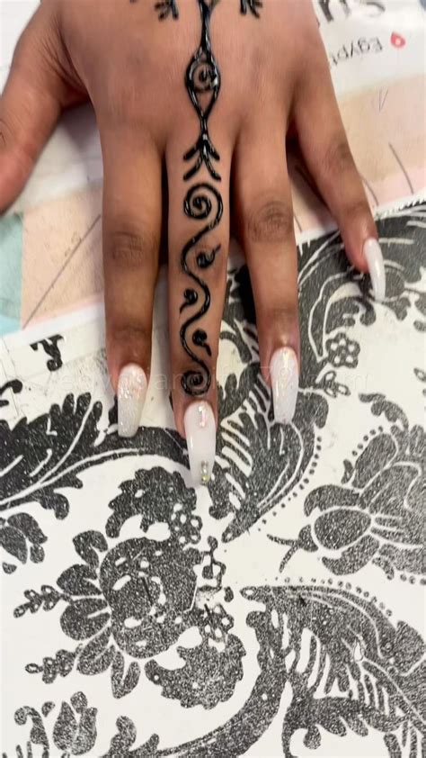 Egyptian T And Henna Tattoo Henna Tattoo Tattoos Henna Hand Tattoo