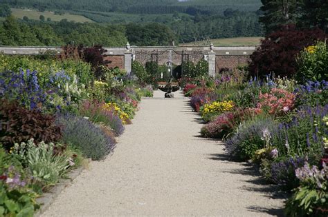 Guided Walking Tour Of The Garden And Landscape Design