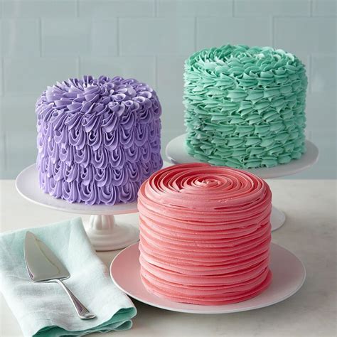 Wilton piping gel or light corn syrup. Three Ways to Decorate with Star Decorating Tip 1M | Wilton cake decorating ideas in 2020 ...