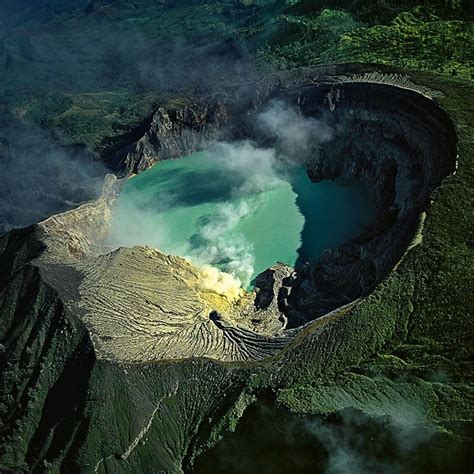 Pendarungan, kepasri, karangrejo, rogojampi, banyuwangi regency, east java 68462, indonezija , odpri zdaj. The Breathtaking Views of Ijen Crater Lake - Exotic Indonesia