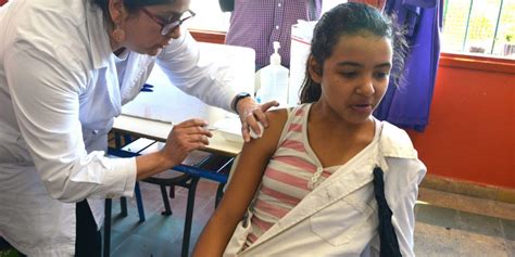 La vacunación masiva es una de las peticiones de los líderes del paro. Comenzó nueva etapa de vacunación en escuelas - 970 Universal