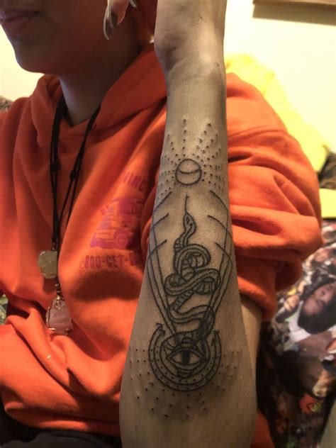 Considering they're a form of personal expression which should technically be protected by the first amendment, proponents of tattoos find it odd that they're not federally protected in the workplace. Pin by Anaka Work on Tattoo | Tattoos