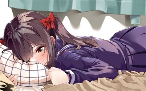 Wallpaper Anime Girl Lying Down Shy Expression