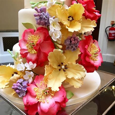 While the simple and elegant wedding cake will always have fans, many brides are more demanding when it comes to their wedding cakes. Pin by LaShawne Hansen on wedding cakes | Wedding cake gumpaste flowers, Amazing wedding cakes ...