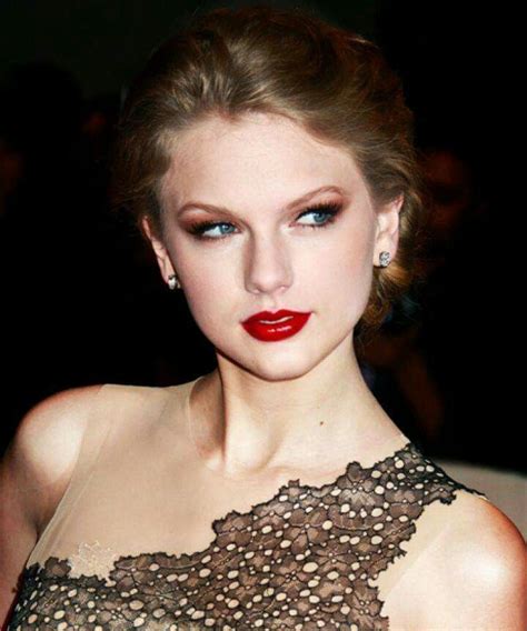 Pin By Aoi Htet On Taylor Swift Taylor Swift Red Lipstick Red Lip