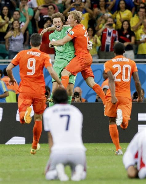 Home nieuws uit nederland wk2014: Het Nederlands elftal heeft de halve finale ... | Voetbal, Nederland, Sport