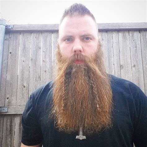 This need to look good with a short, simple hair style can make finding new men's summer haircuts delicate. tumblr_niinlsJp2j1qzkkgto1_1280.jpg (1080×1080) | Beard ...