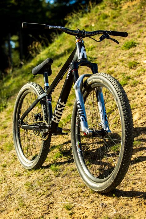 This suspension design was never thought to behave like a normal bike suspesnsion. The bruce in 2020 | Mtb reifen, Federgabel, Schnellspanner