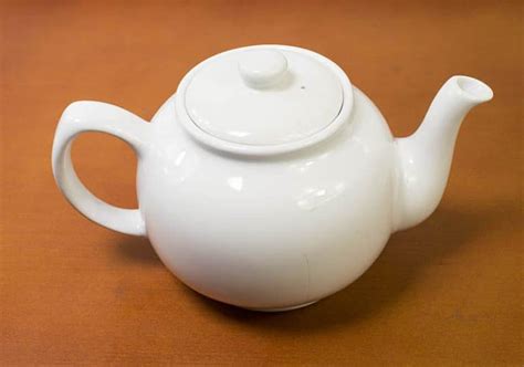 White China Teapot 4 Cup The Food Station