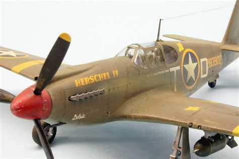 North American A 36 Apache Kitchecker Modell Journal
