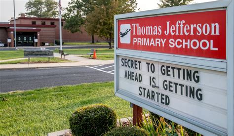 Thomas Jefferson Primary School In Peoria Is Renamed To For Ct Vivian
