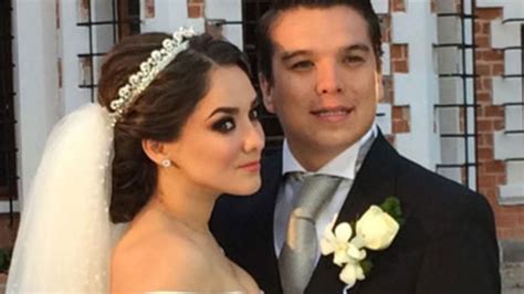 Sherlyn Firma Su Divorcio Periódico Am