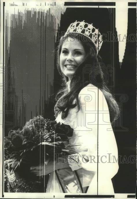 1976 Barbara Elaine Peterson The New Miss United States Of America