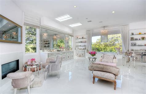 Photos Rhobhs Lisa Vanderpump Gives Tour Of Beverly Hills Mansion