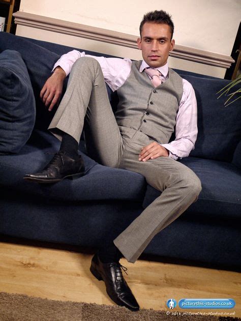 Suit And Tie Bulges Grey Suit In 2019 Pinterest Männer Anzug