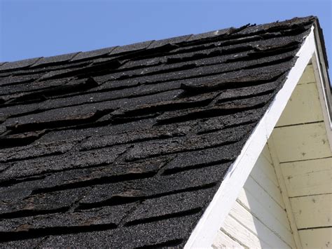 Clear Signs Your Roof Shingles Are In Bad Shape Turnbull Roofing