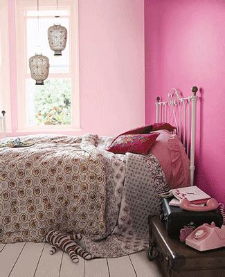 In our survey of 332061 primary bedrooms, 0.36% of them were pink. Pale Pink walls with one accent Raspberry wall | Pink room ...