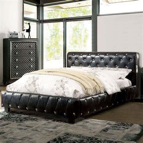 Upgrade your master bedroom or guest bedroom with this practical and modern bed, including a platform frame, headboard, and comfortable padding. Contemporary Black Upholstered Cal. king Platform bed Juilliard FoA Group (CM7056BK-CK-BED) Buy ...