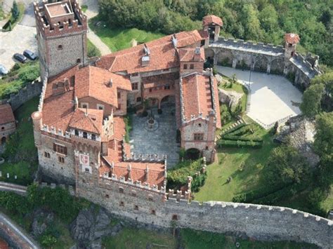Aerial View Of Tthe Castle Italian Castle Medieval Castle Castle