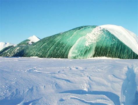 Ini Penyebabnya Gunung Es Langka Di Antartika Berwarna Hijau