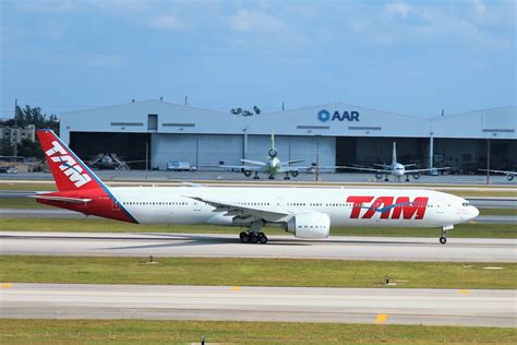 Latam Airlines Brasil 777 Airlines Aviation Passenger