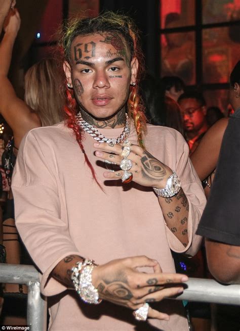 Tekashi69 At Houston Courthouse In Same Outfit He Wore At Miami Club