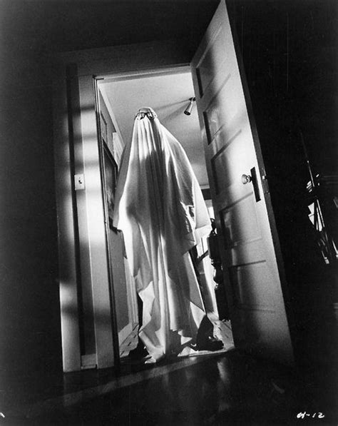 20 Michael Myers Ghost Sheet Scene