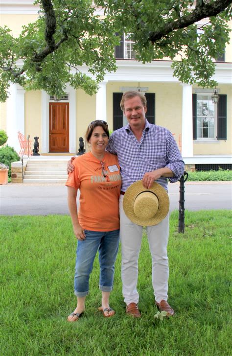 What food & drink options are available at econo lodge? Farm2home 2015~ P Allen Smith - Sweet Southern Blue