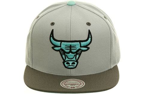 Mitchell And Ness Nw09z Chicago Bulls Snapback Hat Jordan Green Glow