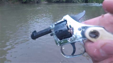Worlds Worst Revolver Rg10 Pistol Shooting Underwater Youtube