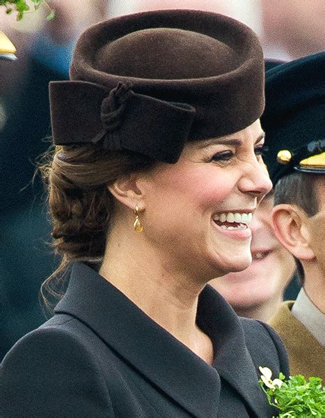 Pregnant Kate Middletons St Patricks Day Parade Updo How To