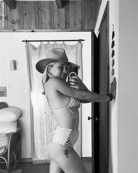 Emily Osment Laurenx Nude Onlyfans Leaks The Fappening Photo